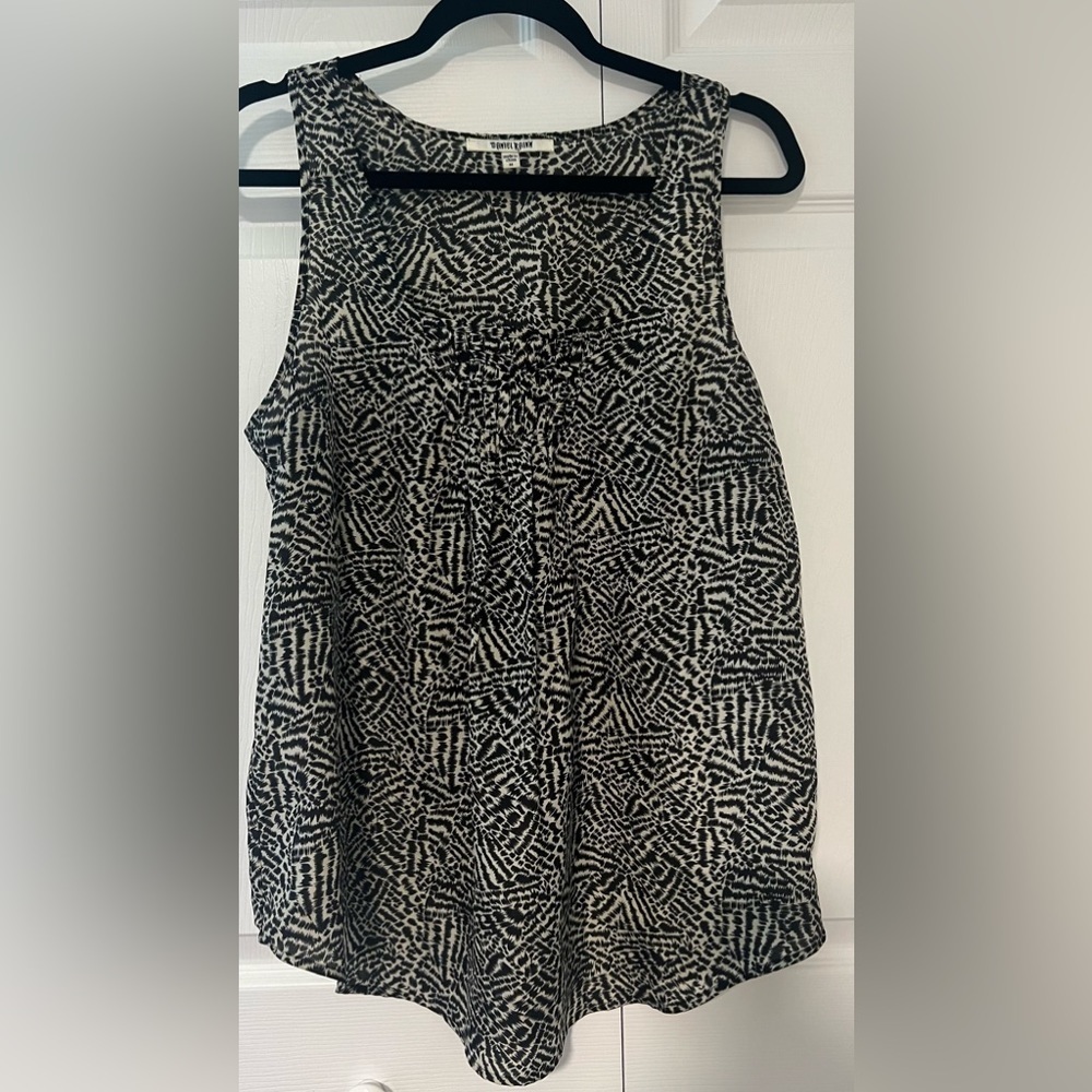 Daniel Rainn Sleeveless Animal Print Tank Top